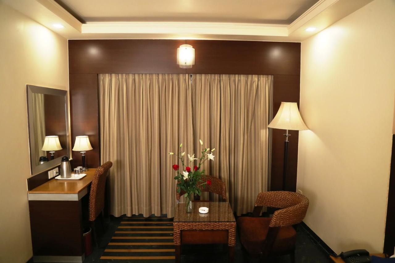 Hotel Dr Rajkumar International Bangalore Exterior foto