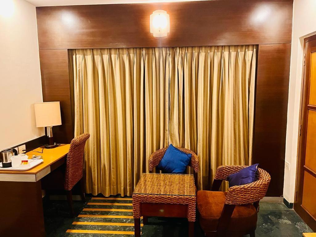 Hotel Dr Rajkumar International Bangalore Exterior foto