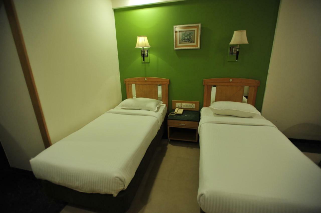 Hotel Dr Rajkumar International Bangalore Exterior foto